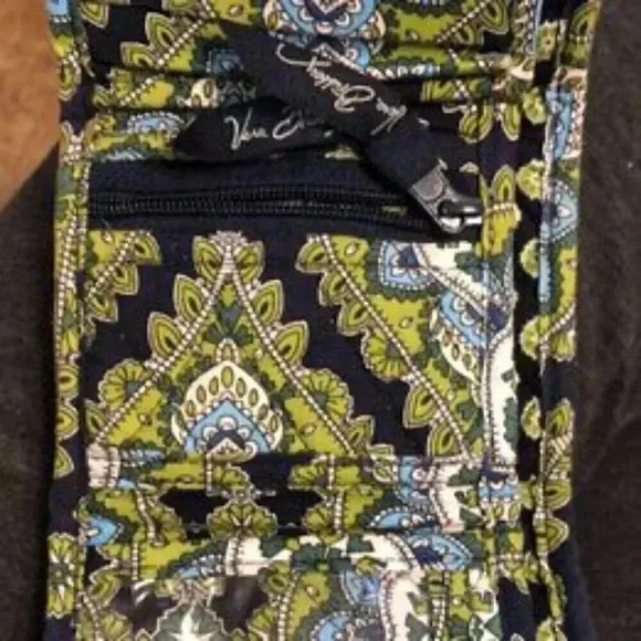 Vera Bradley Shoulder Bag and Matching Trifold Wallet - Picture 6 of 7